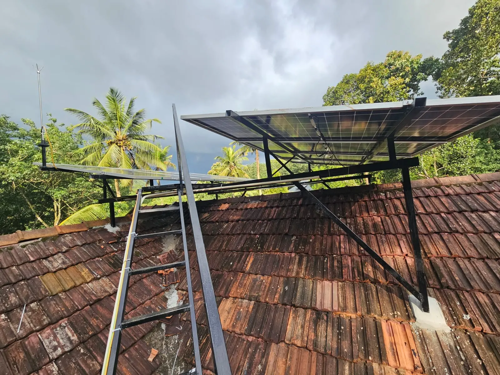 Raised solar mounting structure